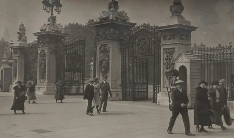 Pasta, Panic & Paparazzi: When British Stars' European Getaways Go Gloriously Wrong